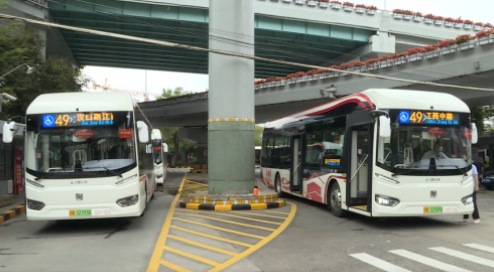 紫外線消毒，車門防夾……上海黃浦49路公交車多項高科技加持